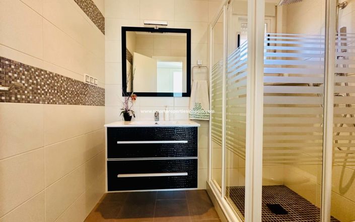 Image No.26-3 Bed Villa for sale