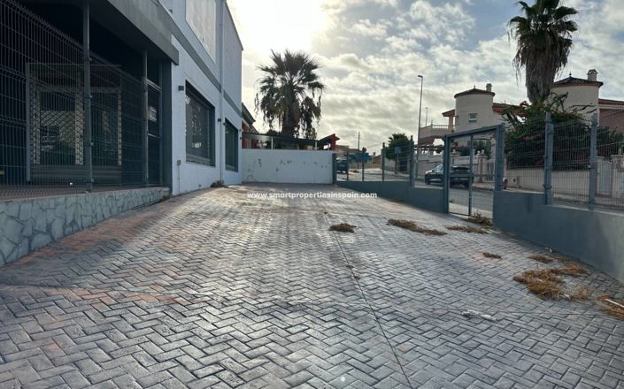 Image No.20-1 Bed Commercial for sale