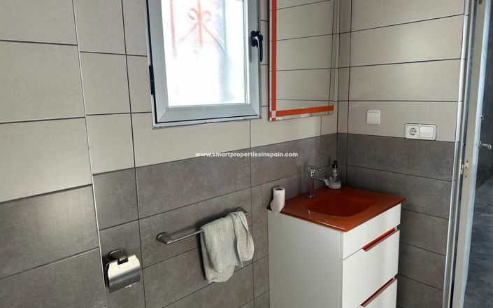 Image No.7-1 Bed Commercial for sale