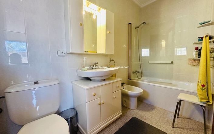 Image No.15-3 Bed Townhouse for sale