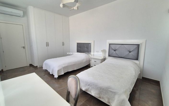 Image No.11-7 Bed Villa for sale