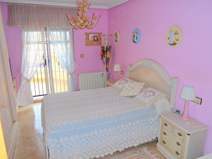 Image No.22-3 Bed House for sale