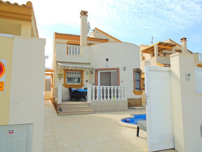 Image No.1-3 Bed Villa / Detached for sale