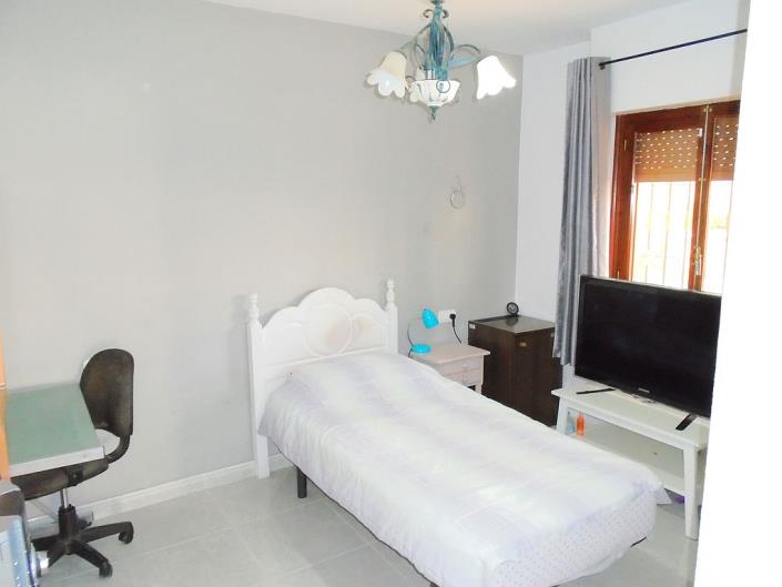 Image No.38-6 Bed Villa / Detached for sale