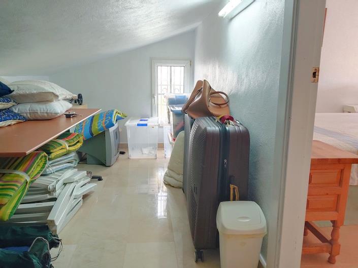 Image No.18-3 Bed Townhouse for sale