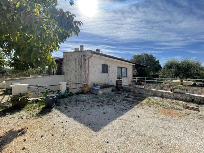 Image No.11-8 Bed Villa for sale