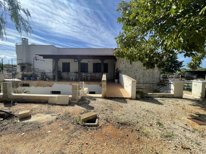 Image No.10-8 Bed Villa for sale