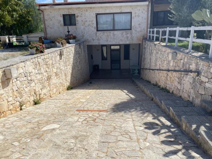 Image No.24-8 Bed Villa for sale