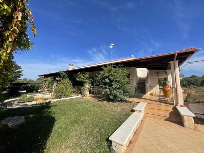 Image No.50-8 Bed Villa for sale