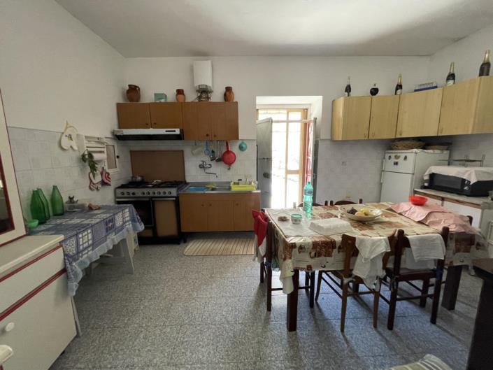 Image No.41-2 Bed Country House for sale