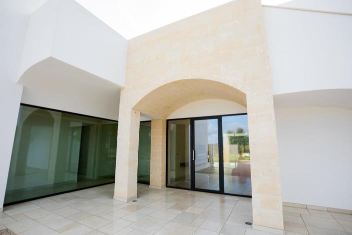 Image No.19-3 Bed Villa for sale