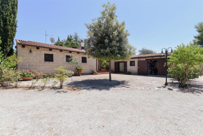 Image No.1-8 Bed Villa for sale