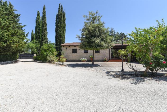 Image No.4-8 Bed Villa for sale