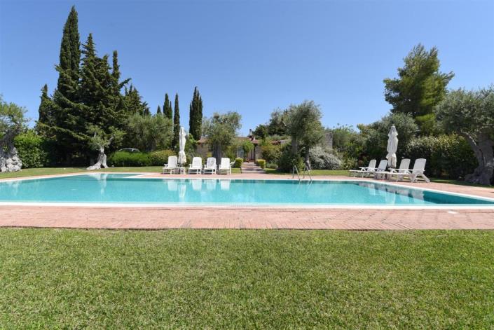 Image No.28-8 Bed Villa for sale