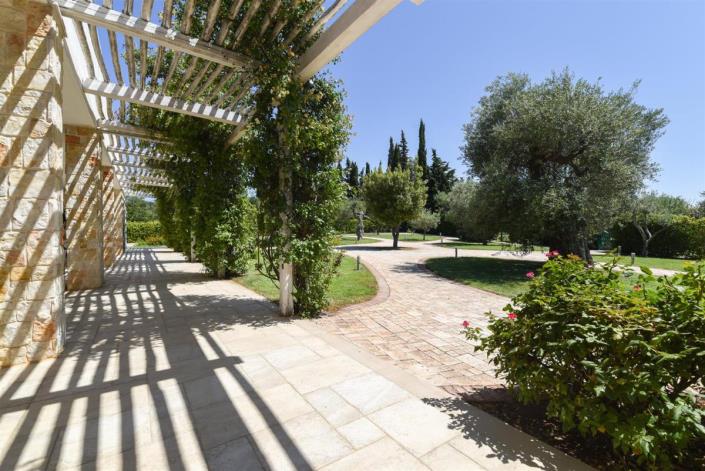 Image No.42-8 Bed Villa for sale