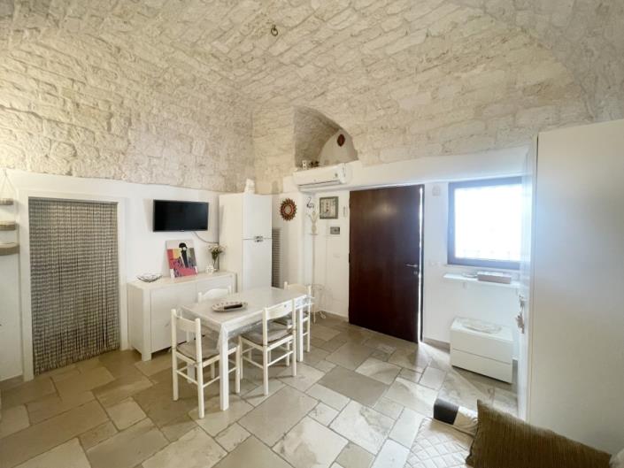 Image No.11-1 Bed Townhouse for sale