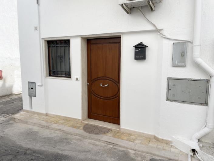 Image No.17-1 Bed Townhouse for sale