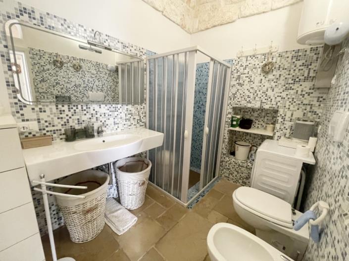 Image No.20-1 Bed Townhouse for sale