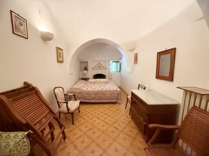 Image No.22-3 Bed Trullo for sale