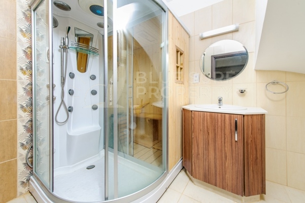 Image No.10-3 Bed Villa for sale