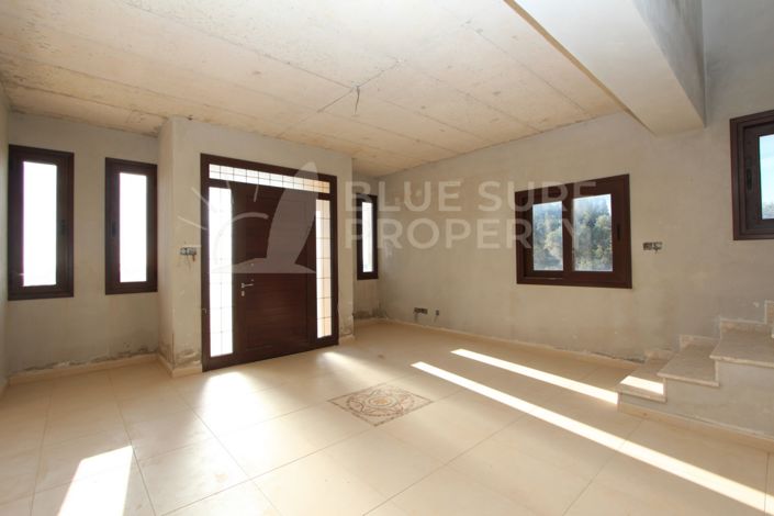 Image No.2-4 Bed Villa for sale