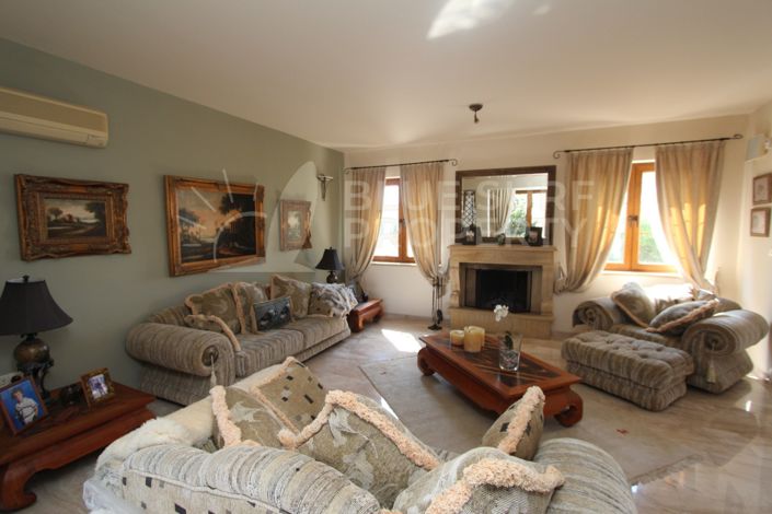 Image No.2-6 Bed Villa for sale