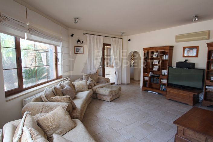 Image No.6-6 Bed Villa for sale