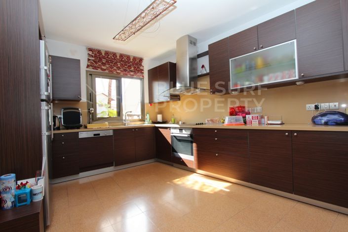 Image No.10-2 Bed Villa for sale