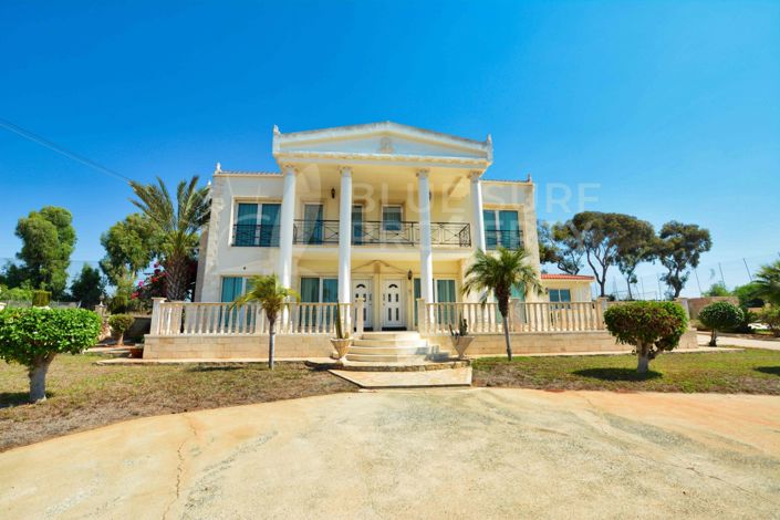 Image No.8-5 Bed Villa for sale