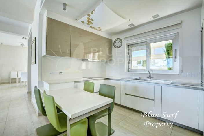 Image No.8-7 Bed Villa for sale