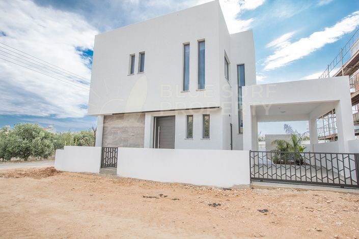 Image No.2-3 Bed Villa for sale