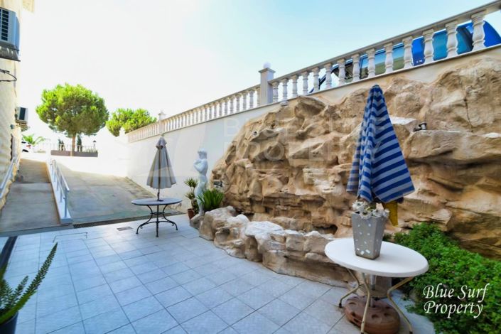 Image No.8-21 Bed Villa for sale