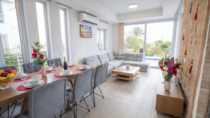 Image No.12-3 Bed Villa for sale