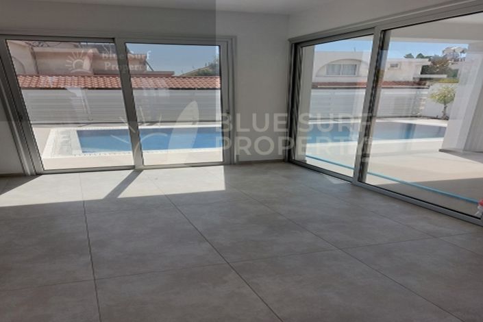 Image No.4-4 Bed Villa for sale