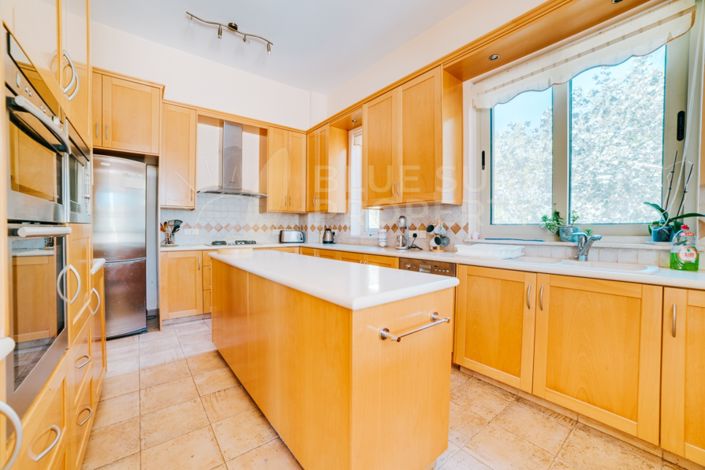 Image No.20-7 Bed Villa for sale