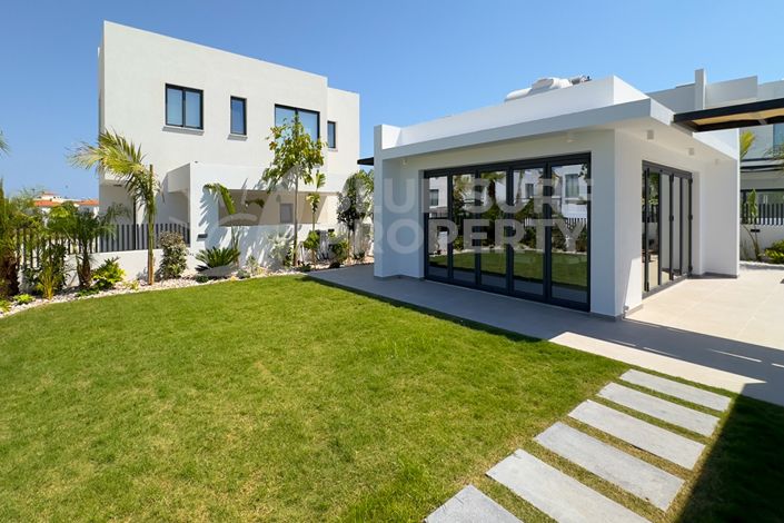 Image No.18-3 Bed Villa for sale