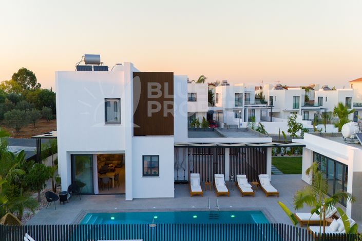 Image No.24-3 Bed Villa for sale