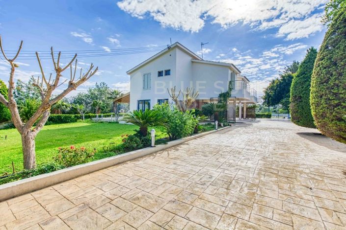 Image No.3-6 Bed Villa for sale