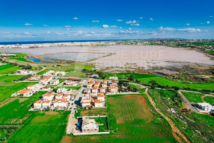 Image No.21-2 Bed Townhouse for sale