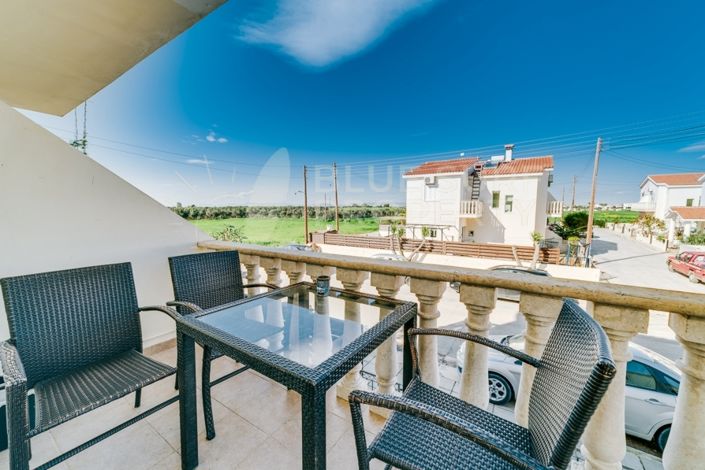 Image No.9-2 Bed Townhouse for sale