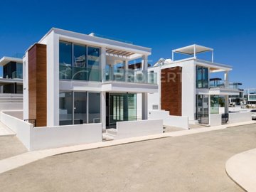 5 Bed Villa for sale