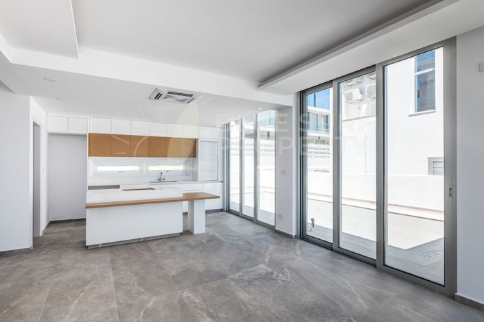 Image No.2-5 Bed Villa for sale