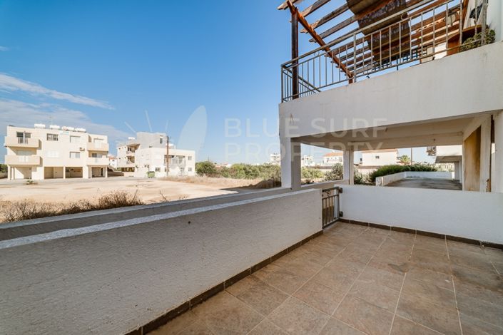 Image No.21-2 Bed Townhouse for sale