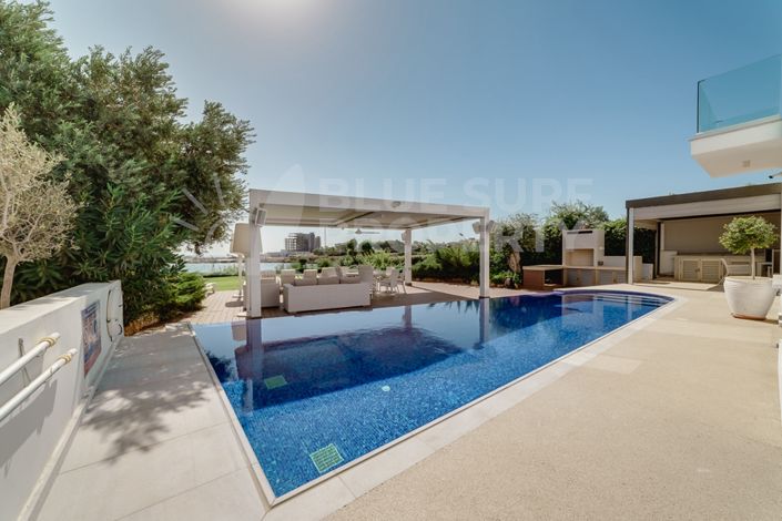 Image No.15-5 Bed Villa for sale