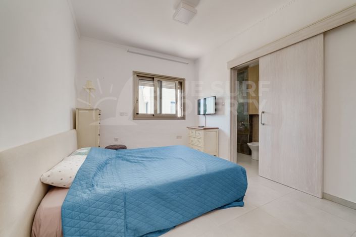 Image No.41-5 Bed Villa for sale