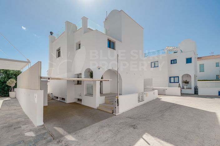 Image No.52-5 Bed Villa for sale