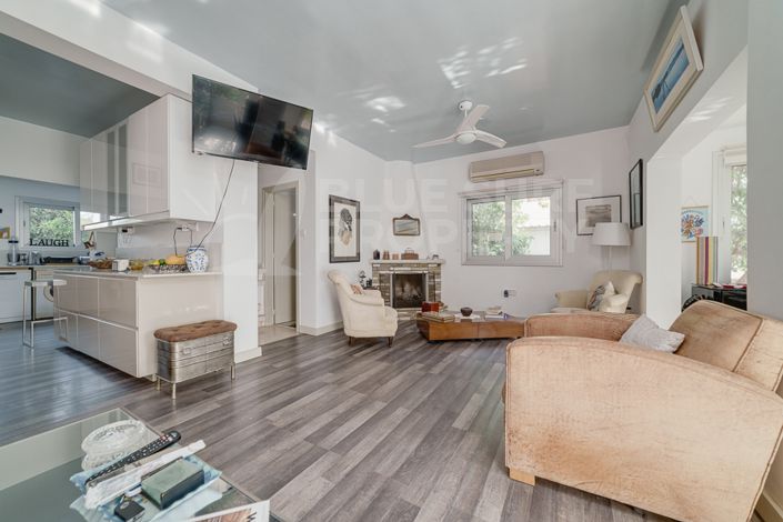 Image No.3-4 Bed Villa for sale