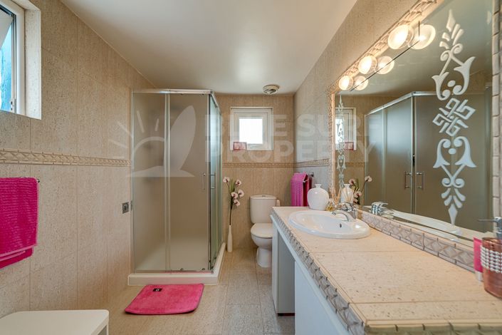 Image No.12-3 Bed Villa for sale