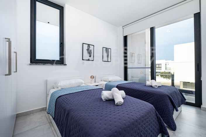 Image No.14-3 Bed Villa for sale