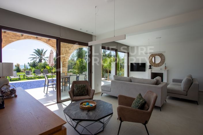 Image No.2-5 Bed Villa for sale